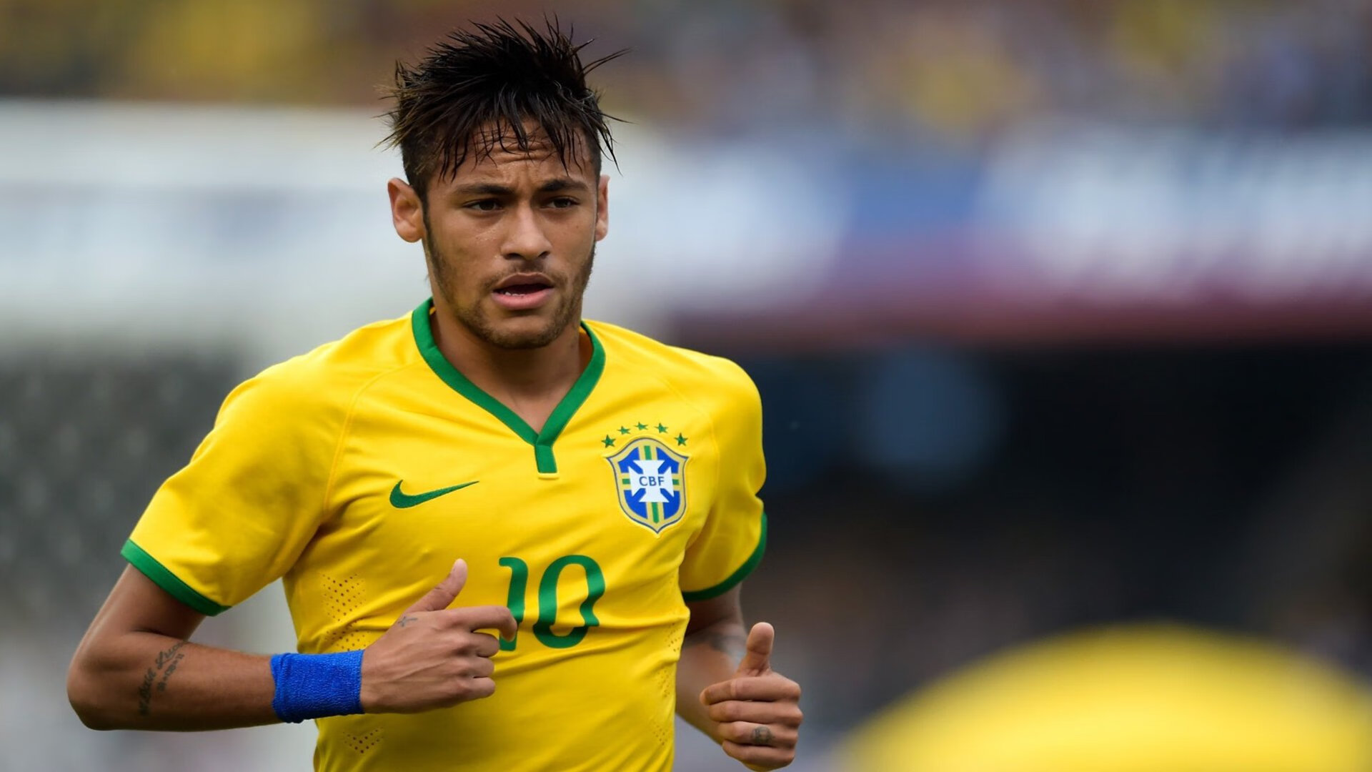 中超“川湘德比”成都蓉城主场小胜重庆队,场面激烈